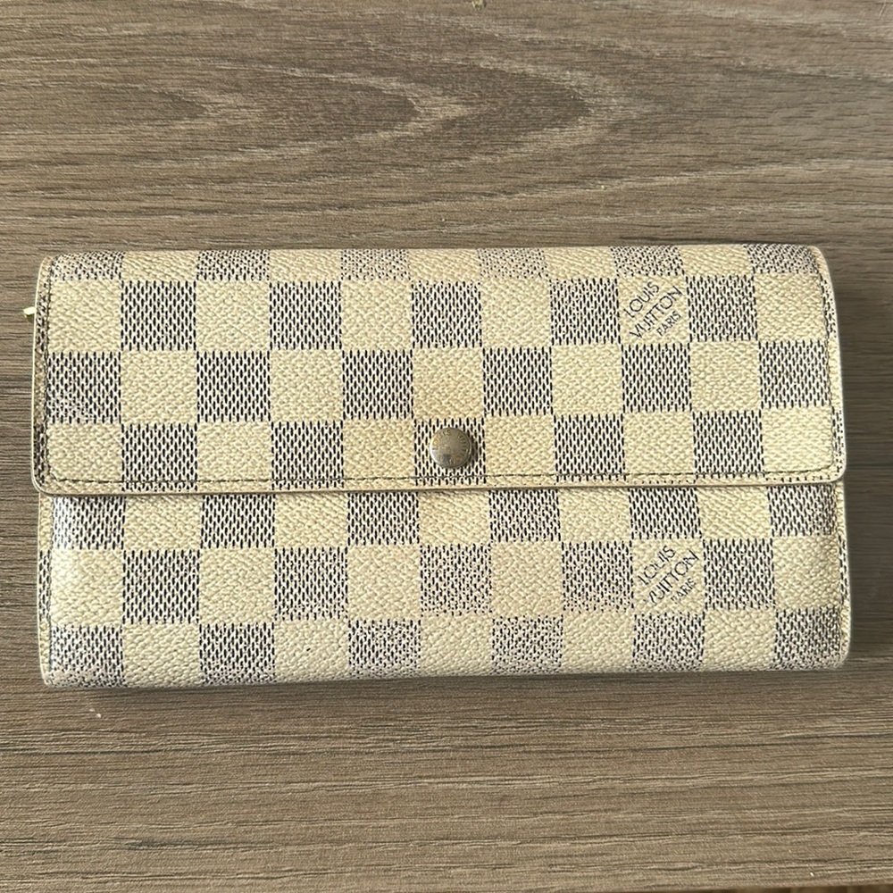 LOUIS VUITTON Damier Azur Sarah Wallet